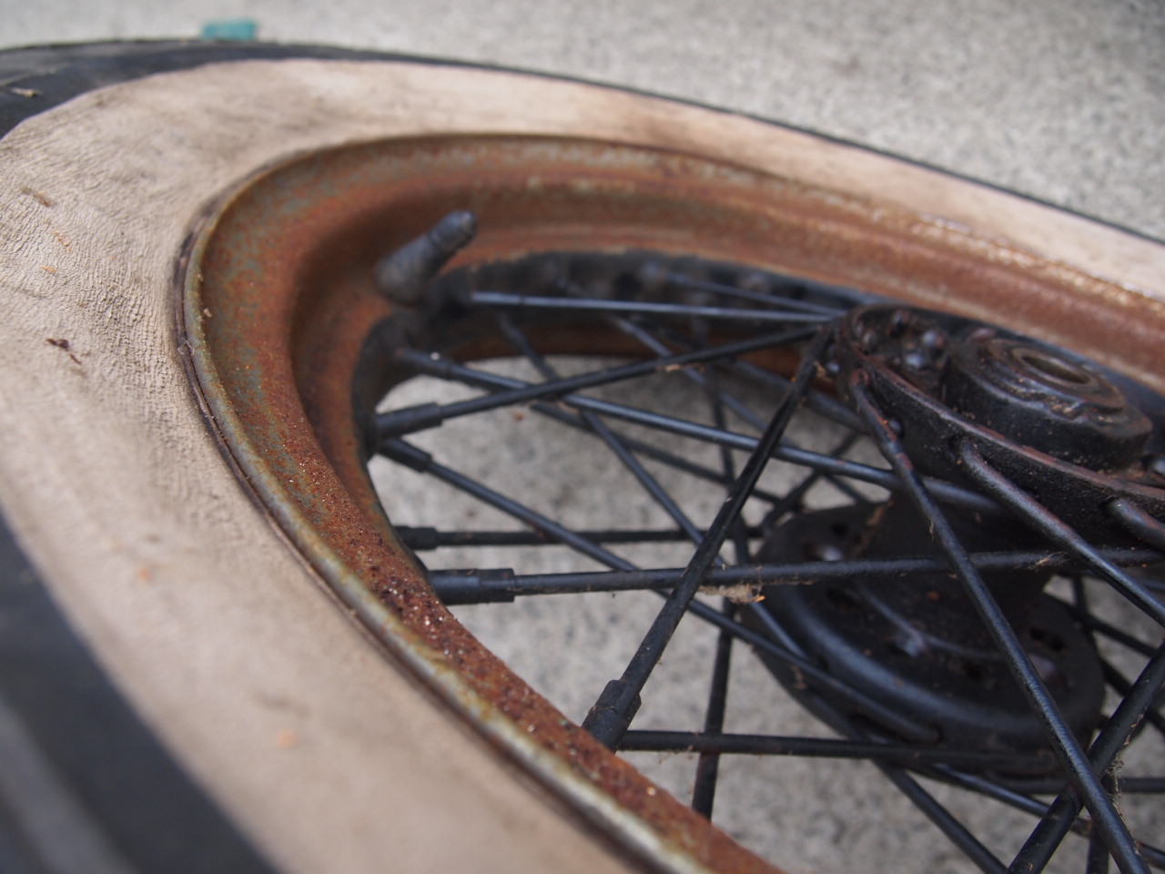 16インチスターハブホイール