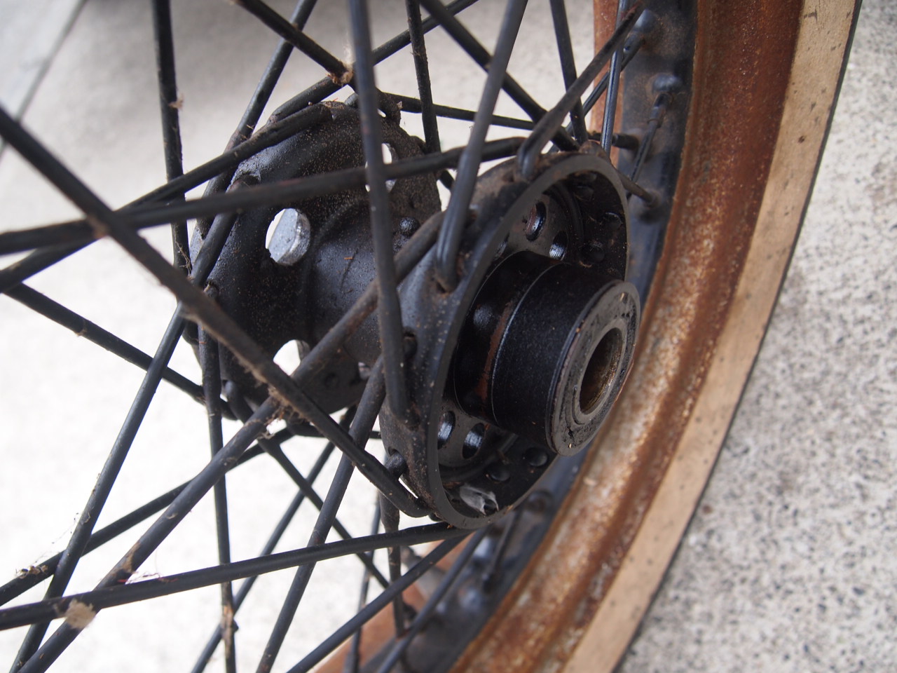 16インチスターハブホイール