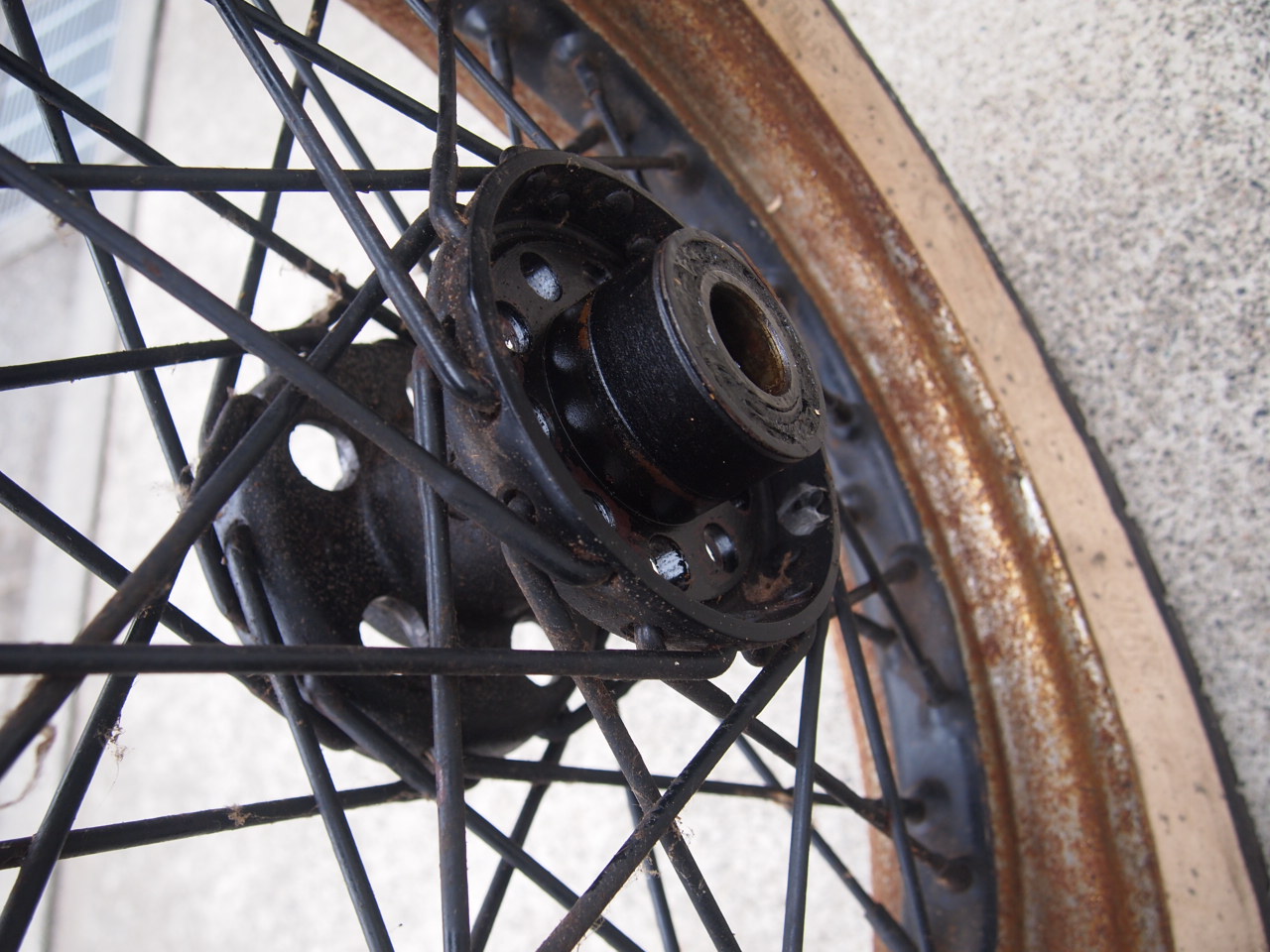 16インチスターハブホイール