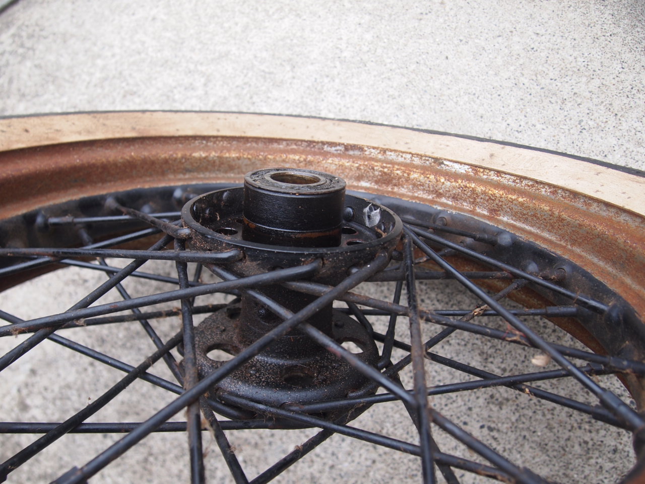 16インチスターハブホイール