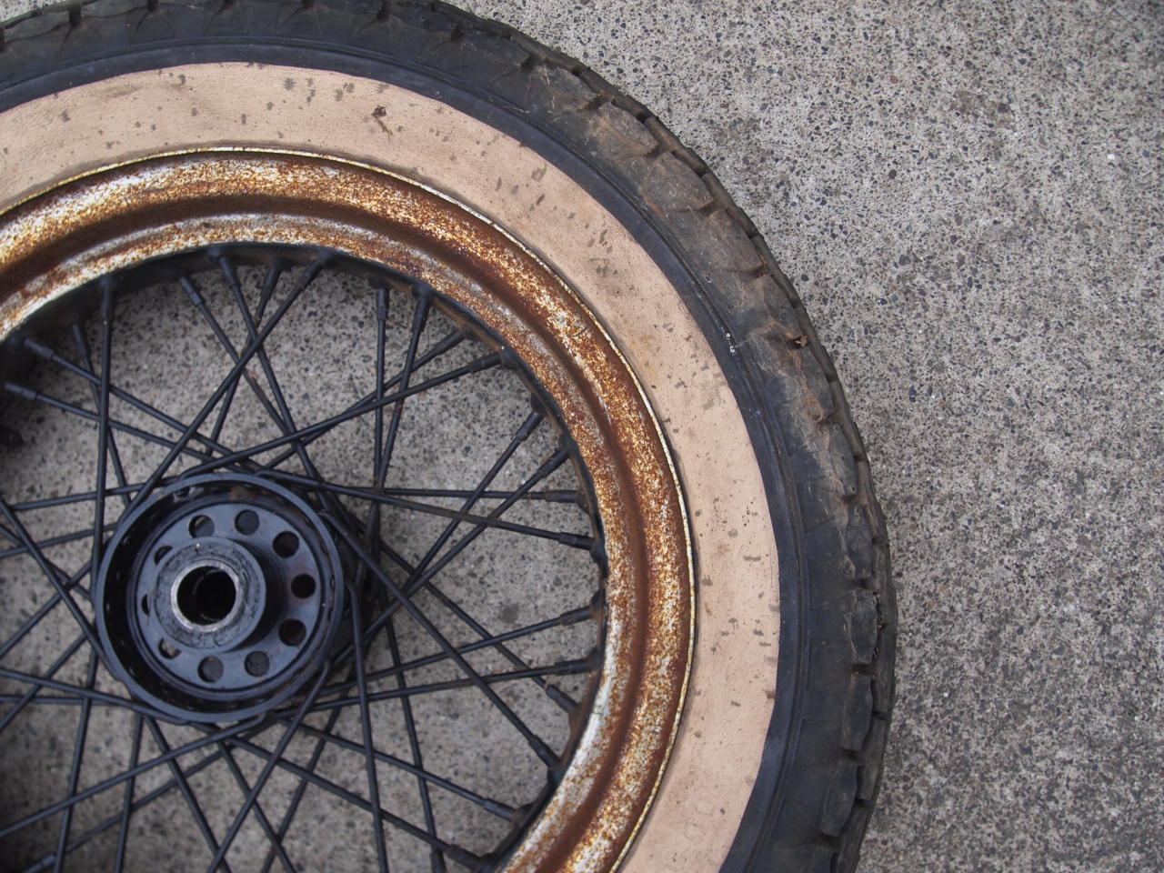 16インチスターハブホイール