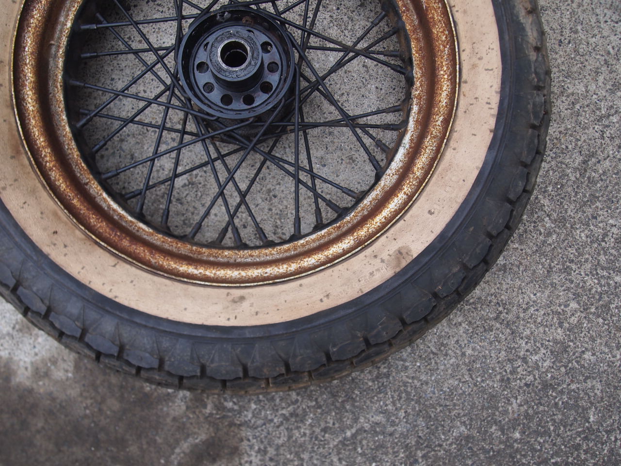 16インチスターハブホイール