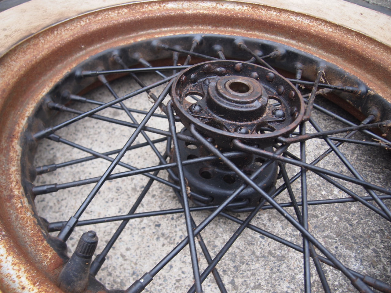 16インチスターハブホイール