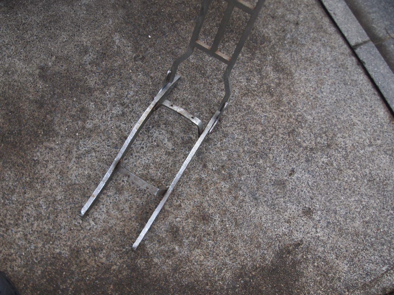 スミスブラザース　フェンダーストラット