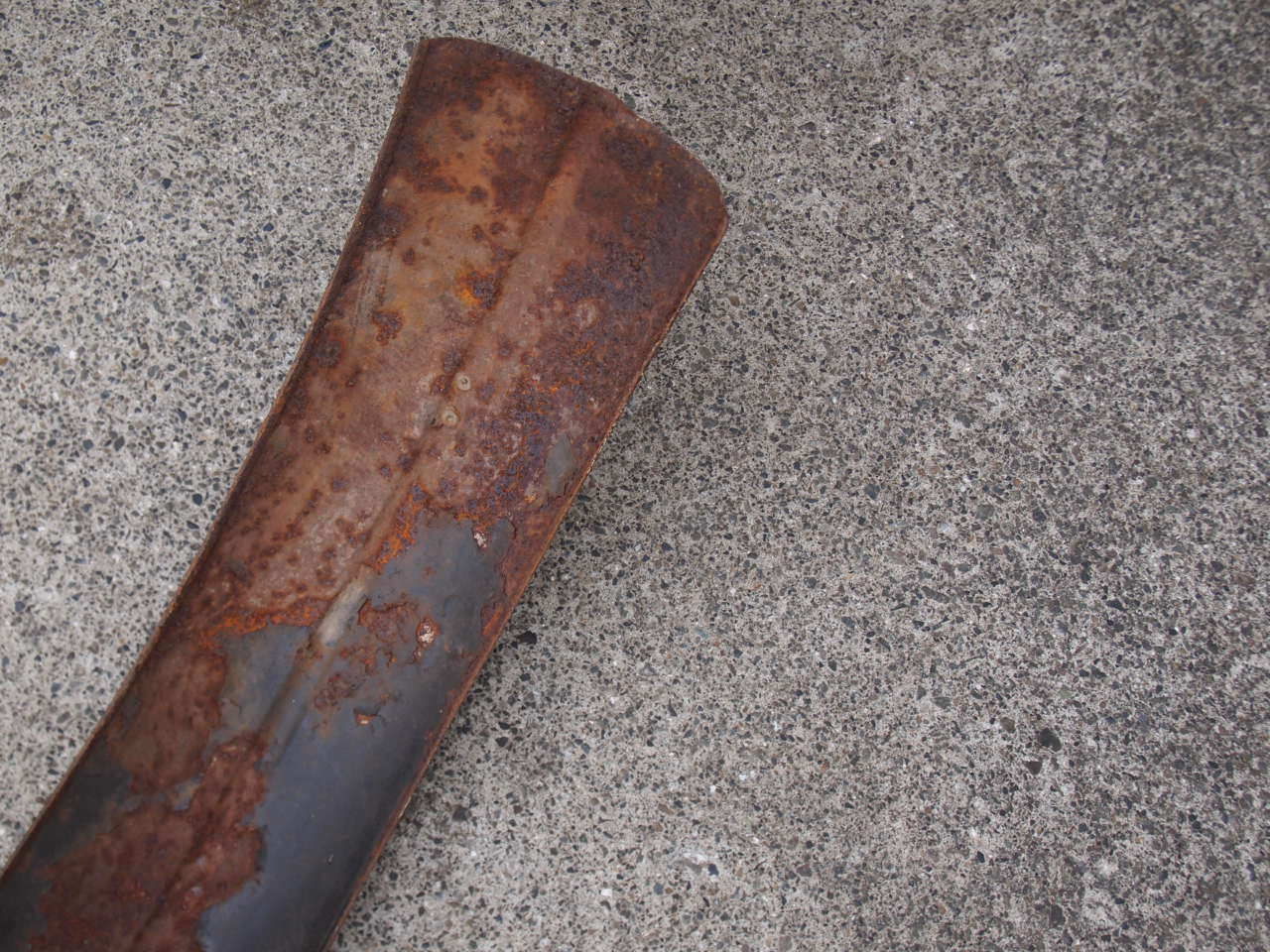 モール付きスペアタイヤカバー