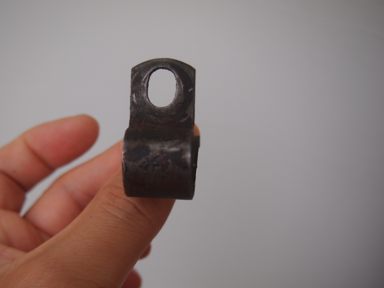 スピードメーターケーブルクリップ