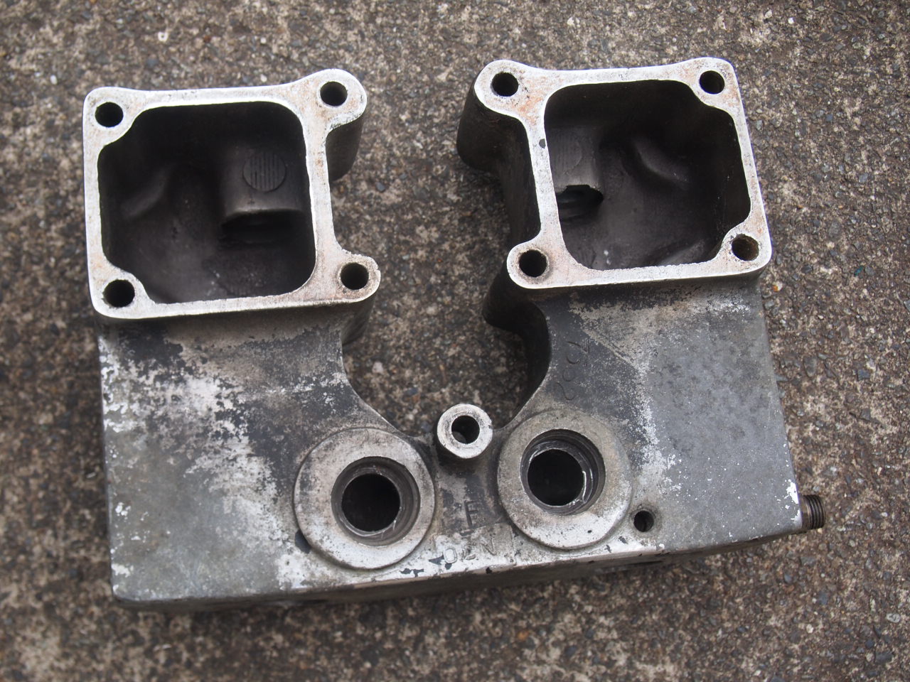 ショベルロッカーボックス