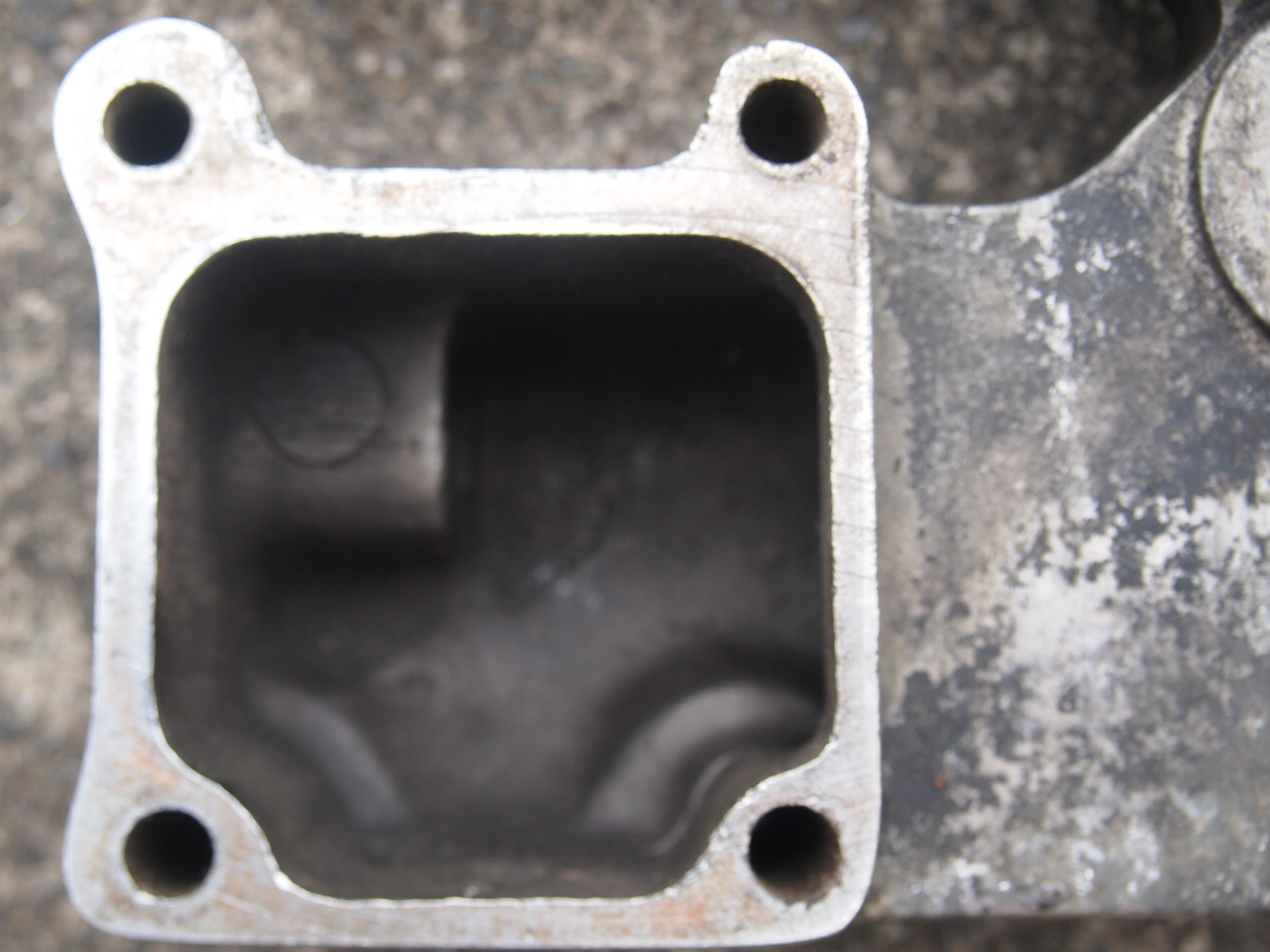 ショベルロッカーボックス