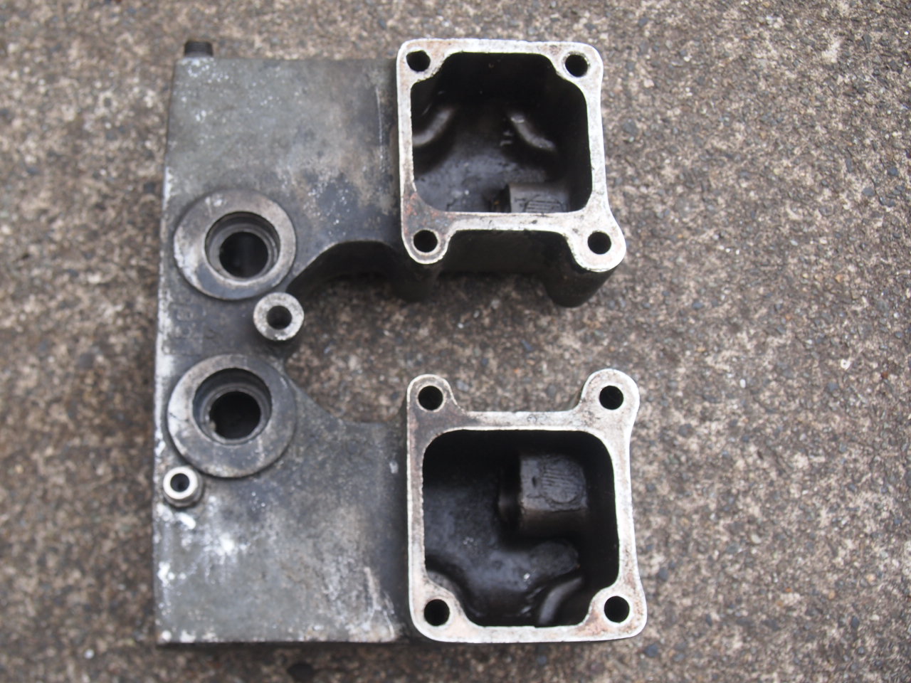 ショベルロッカーボックス