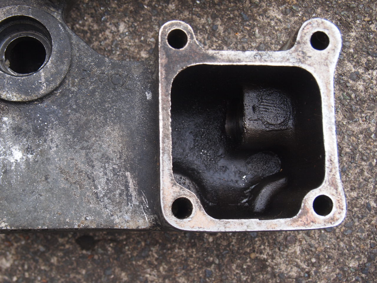 ショベルロッカーボックス