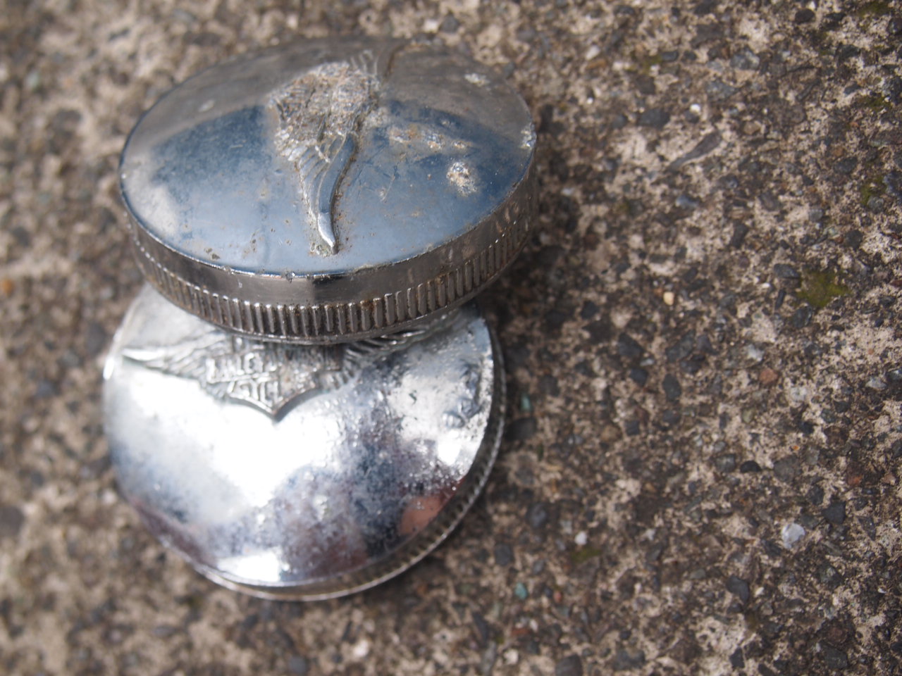 ウィングガスキャップ