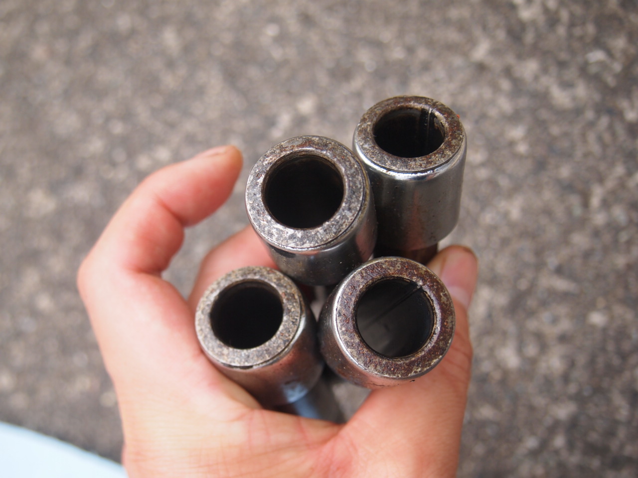 パンヘッドプッシュロッドカバー