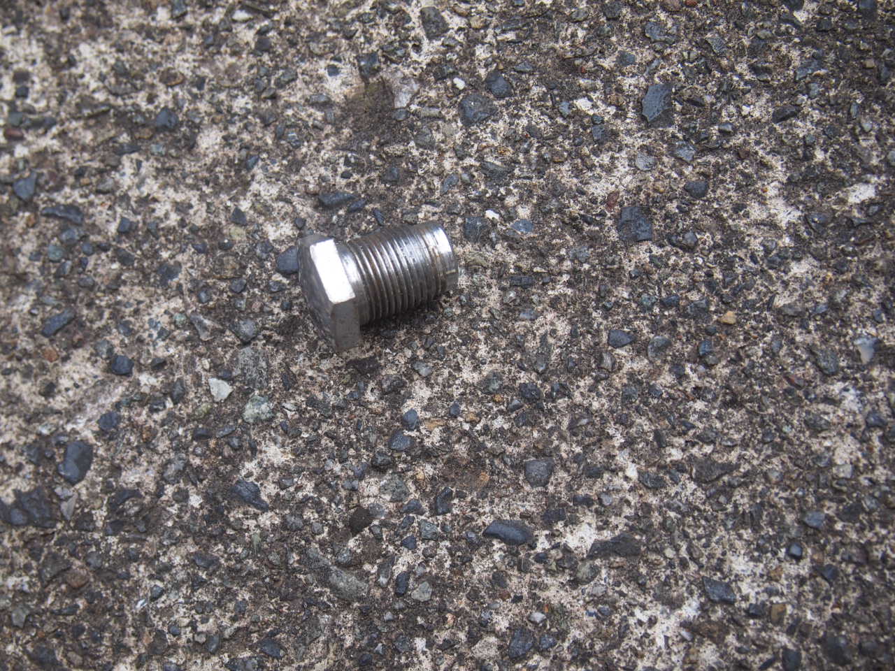 ２ライトダッシュマウントスクリュー