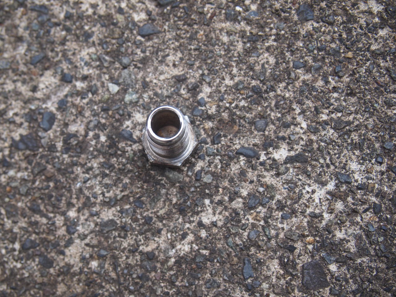 ２ライトダッシュマウントスクリュー