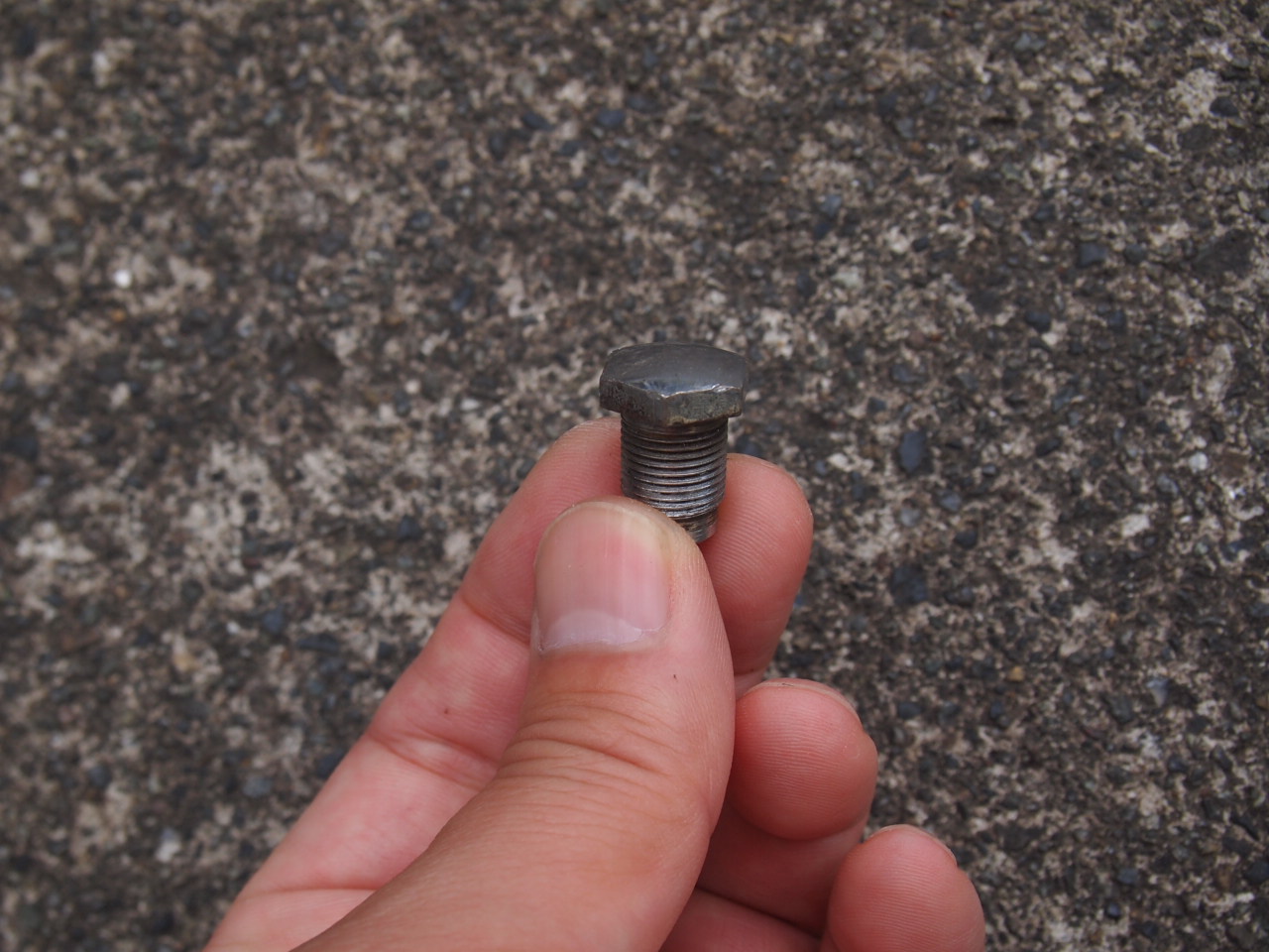 ２ライトダッシュマウントスクリュー