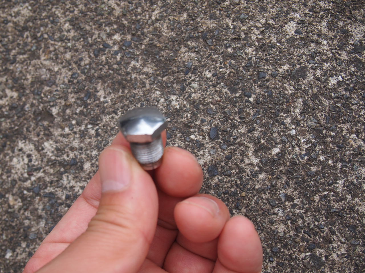 ２ライトダッシュマウントスクリュー