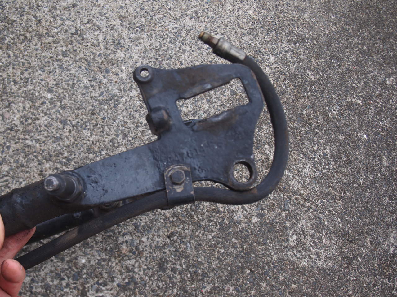 ラウンドスイングアーム