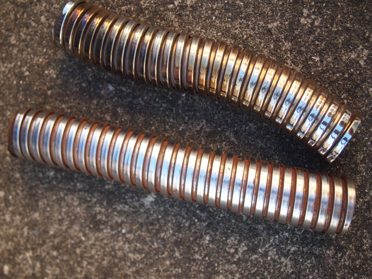 マフラー　スリンキー