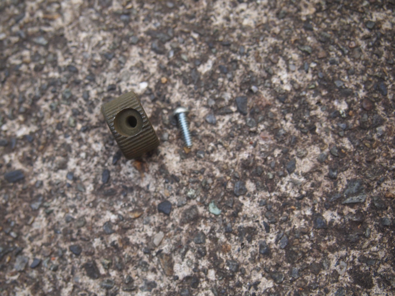 スピードメーターライトノブ