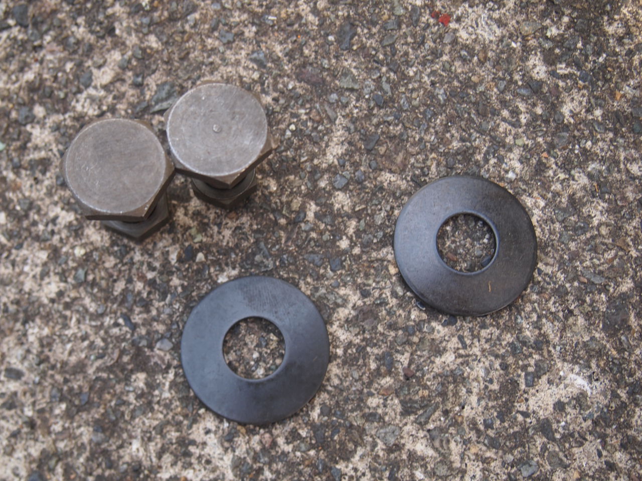 NOSリアスタンドボルト