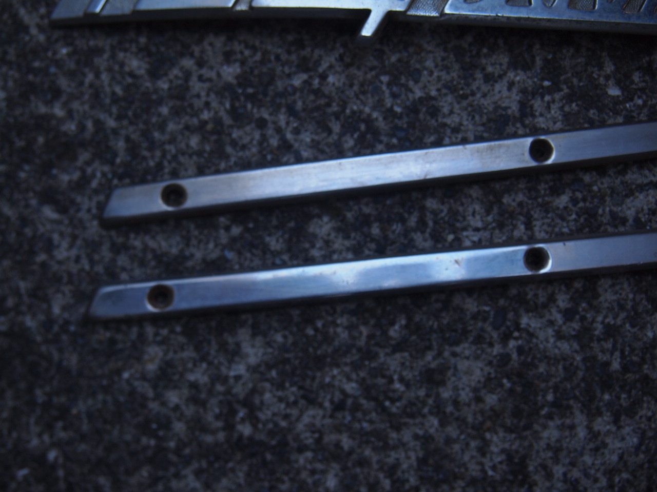 51-E52エンブレム