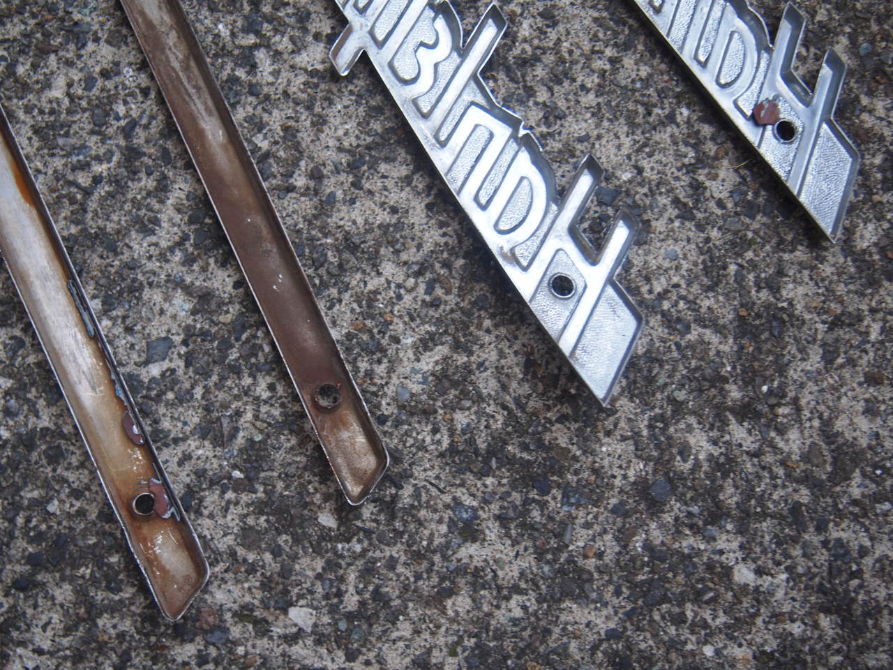 51-E52エンブレム