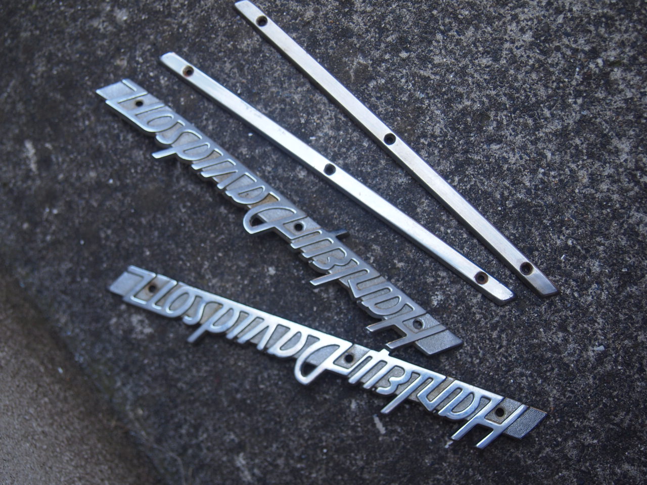 51-E52エンブレム