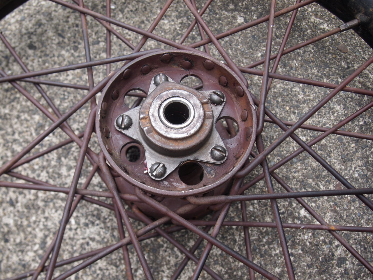 18インチ　スターハブホイール