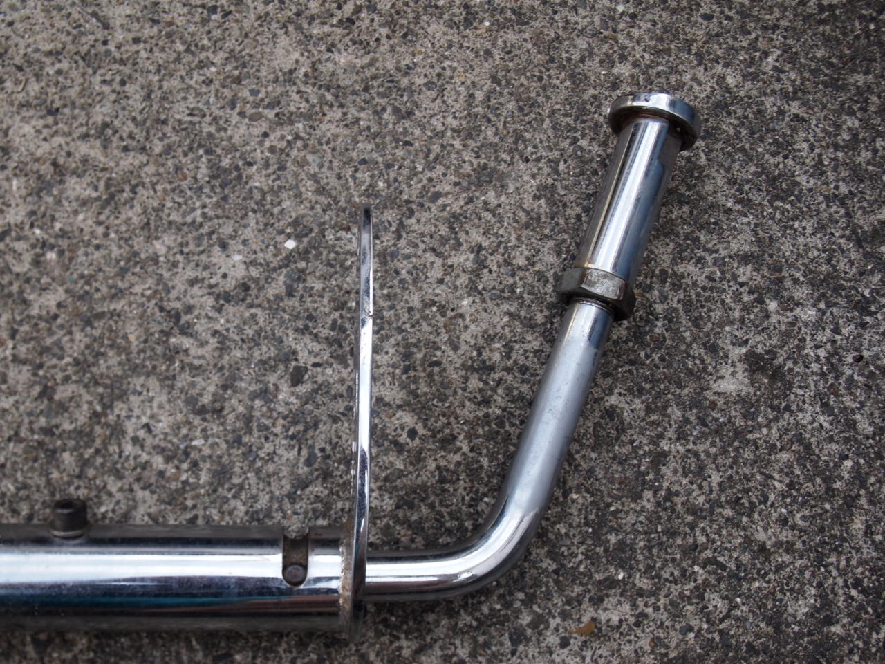 Bates センタースタンド