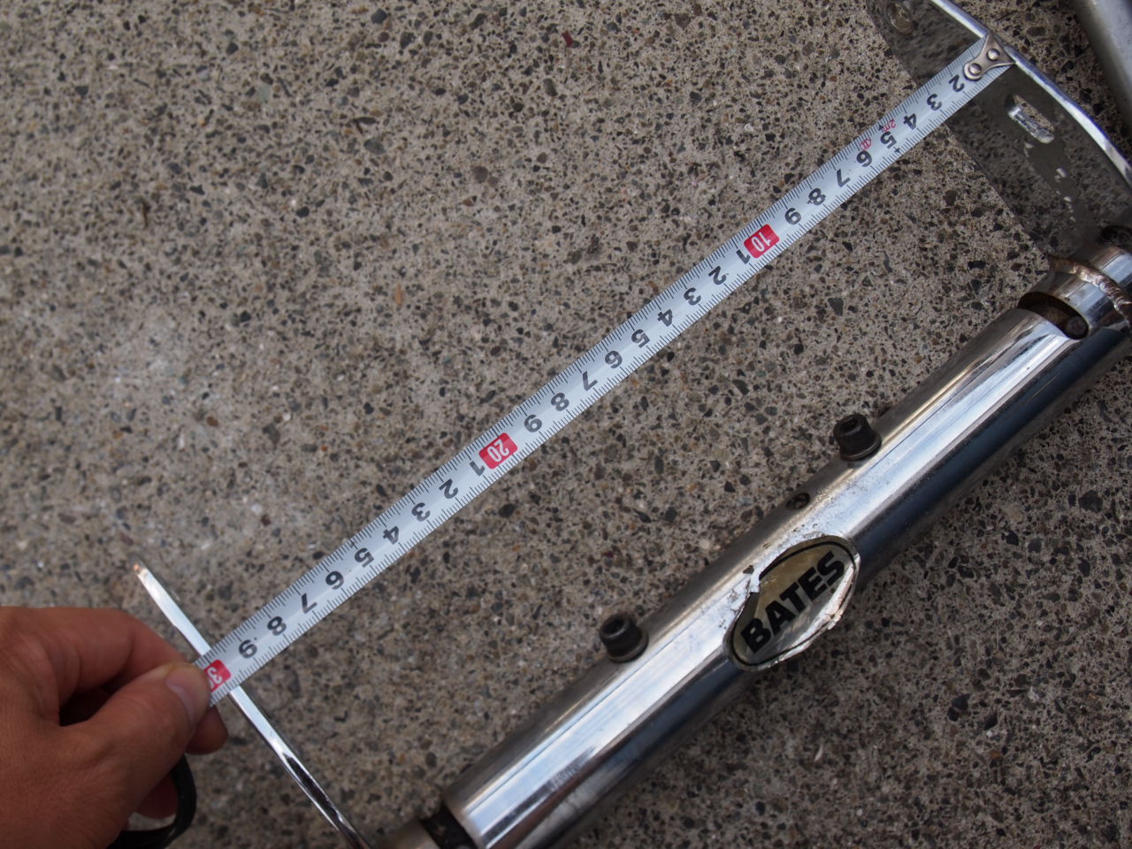 Bates センタースタンド