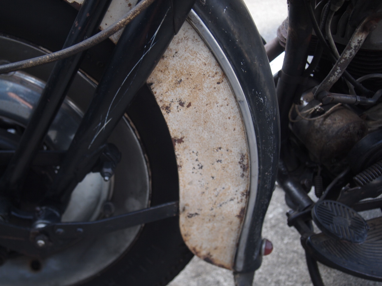 フェンダートリム