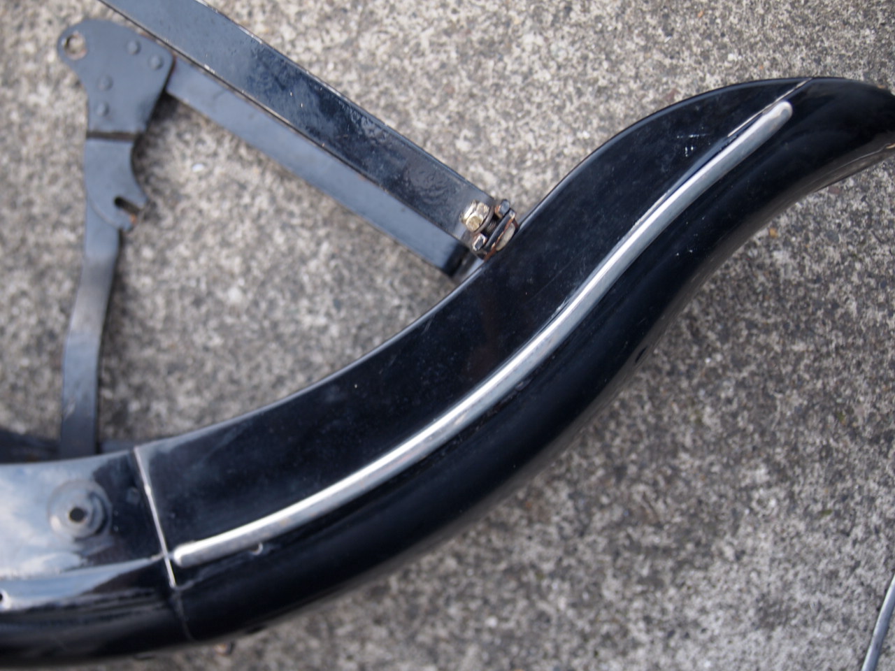 フェンダートリム