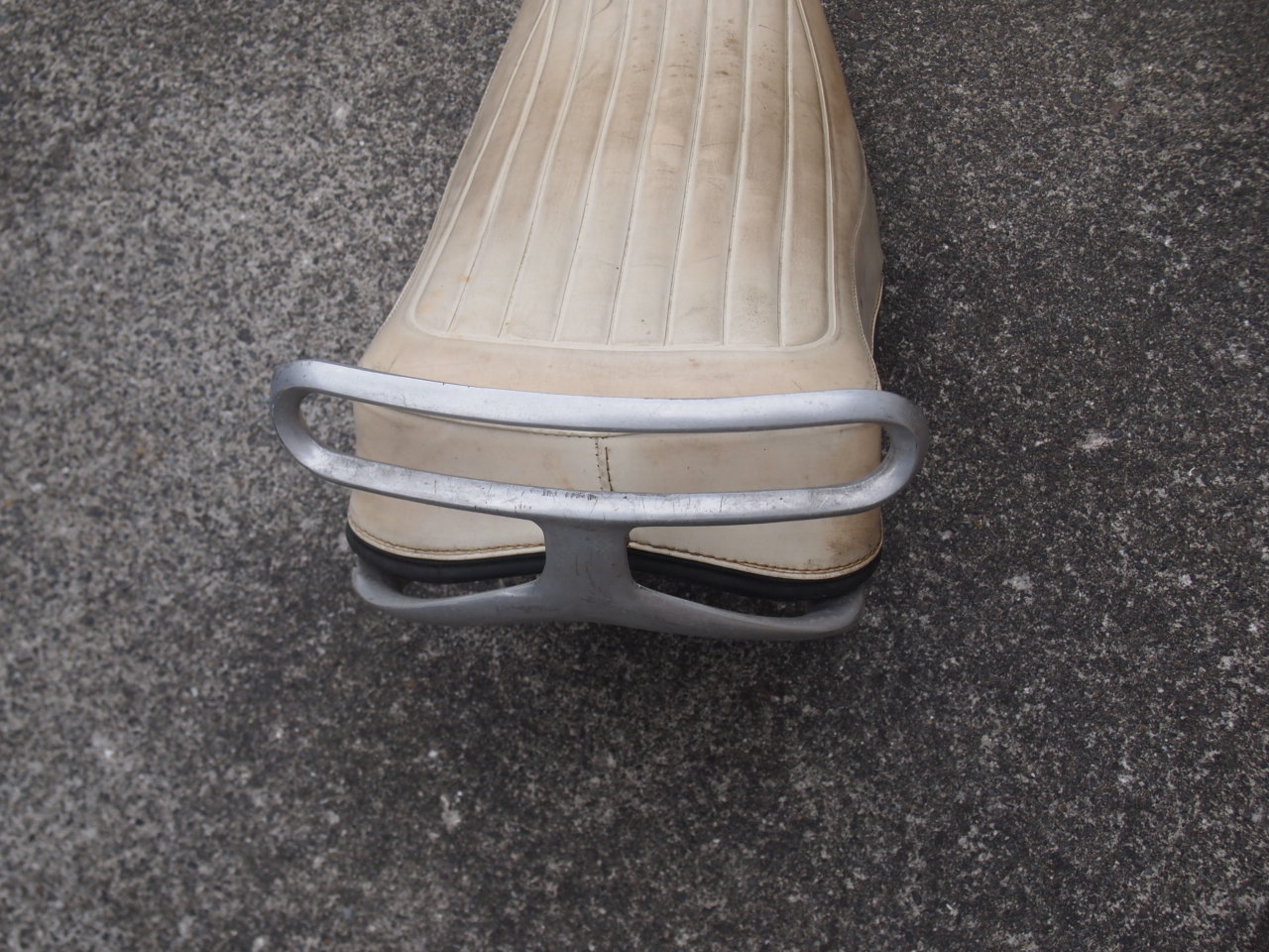 アイアン　バディシート