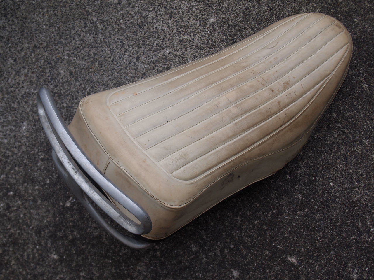 アイアン　バディシート