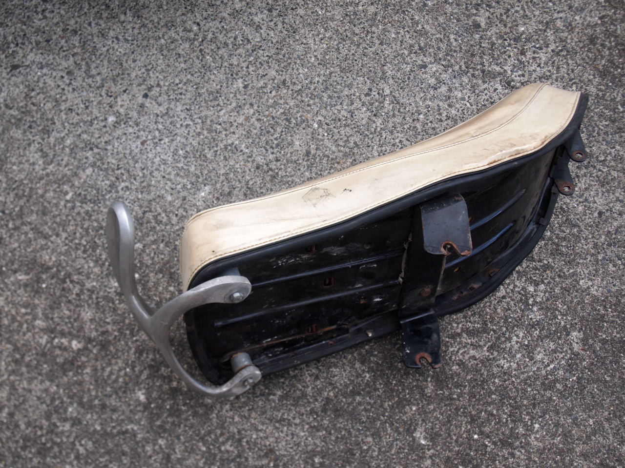 アイアン　バディシート