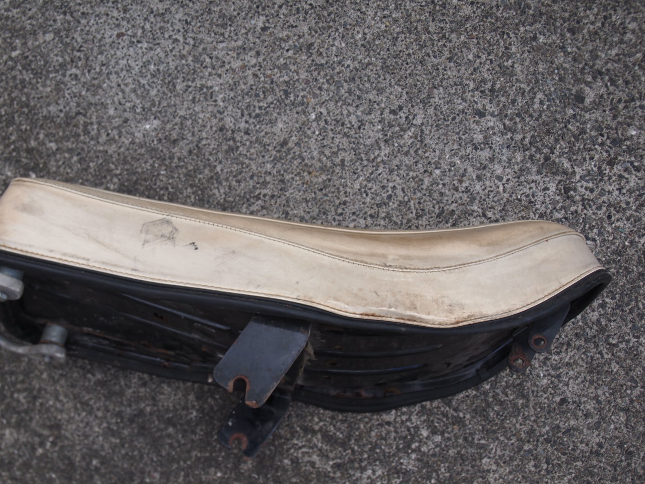 アイアン　バディシート