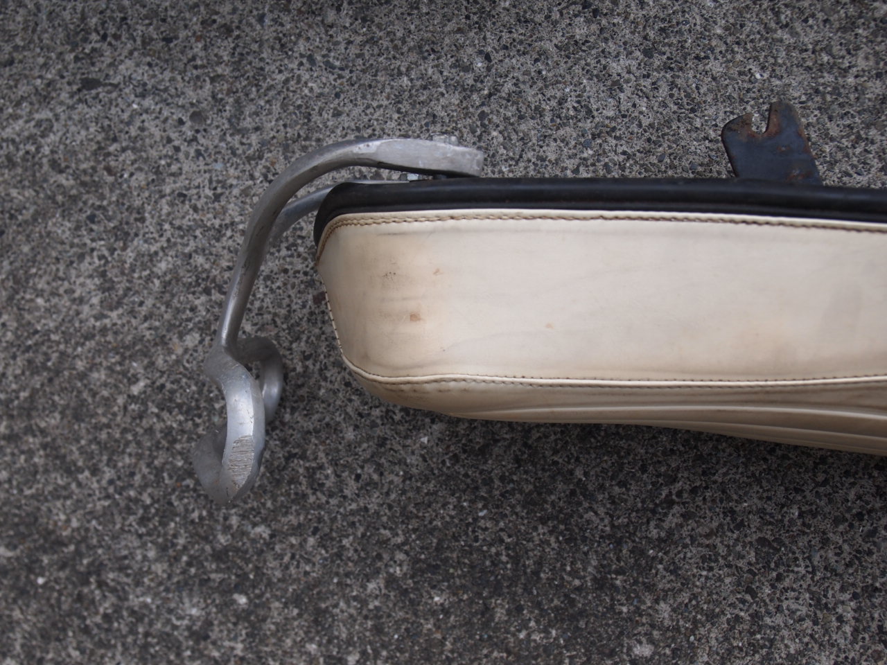 アイアン　バディシート