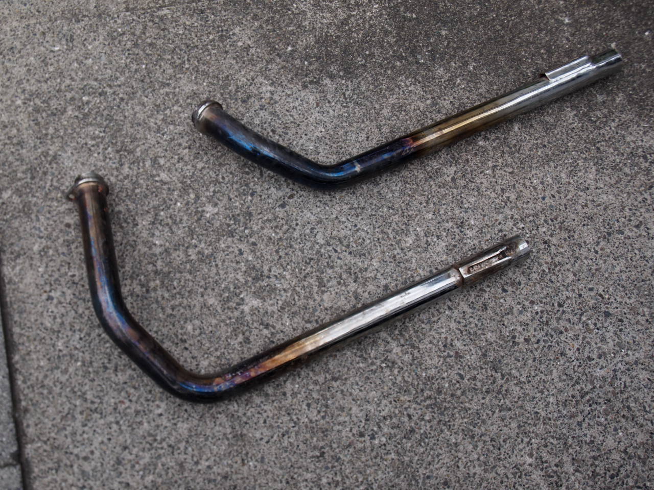 ショベルマフラー