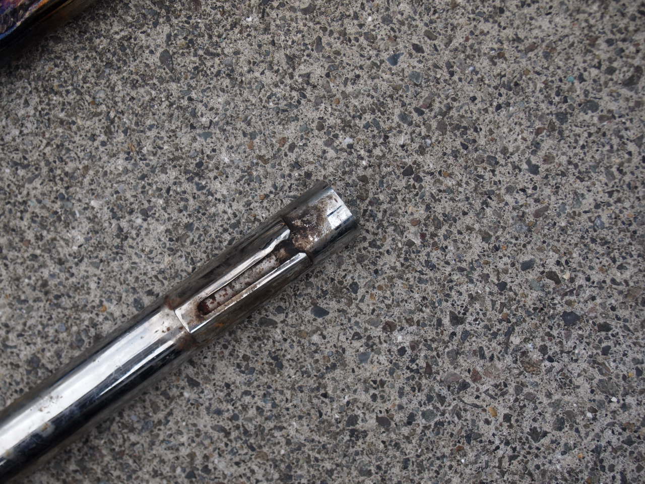 ショベルマフラー