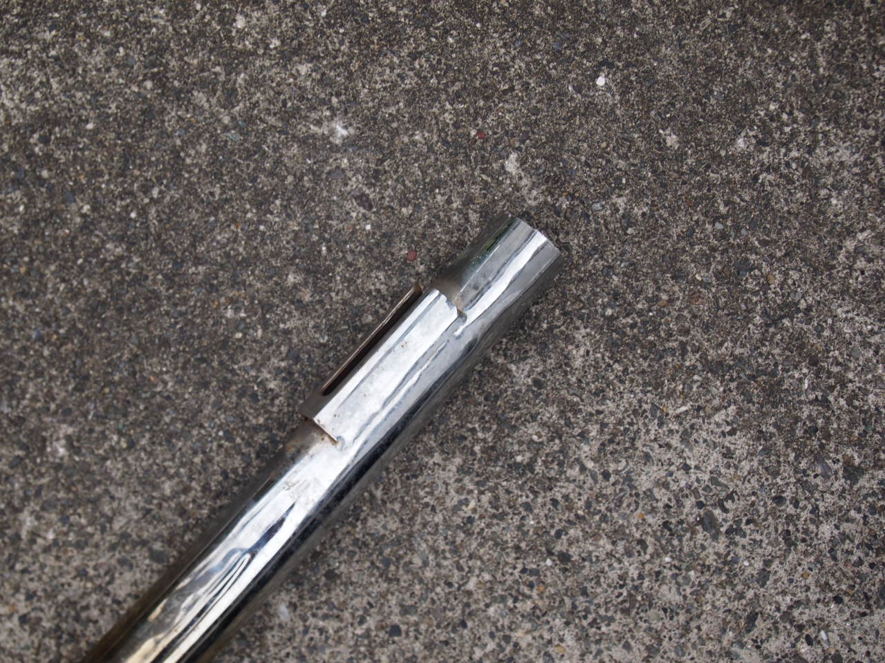 ショベルマフラー