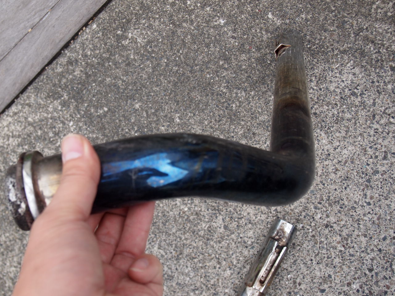 ショベルマフラー