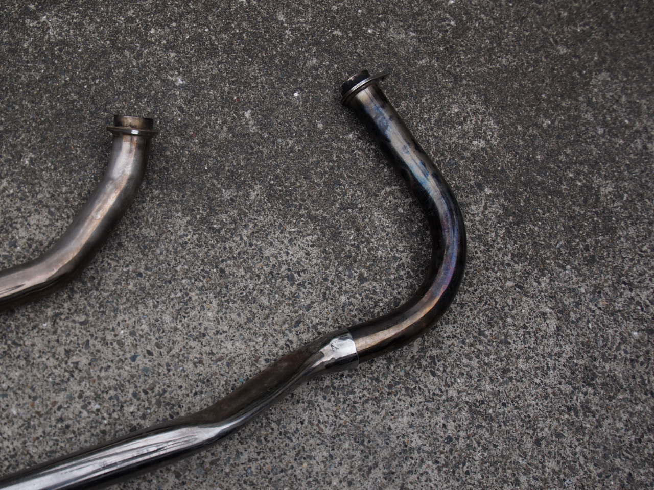 ショベルマフラー