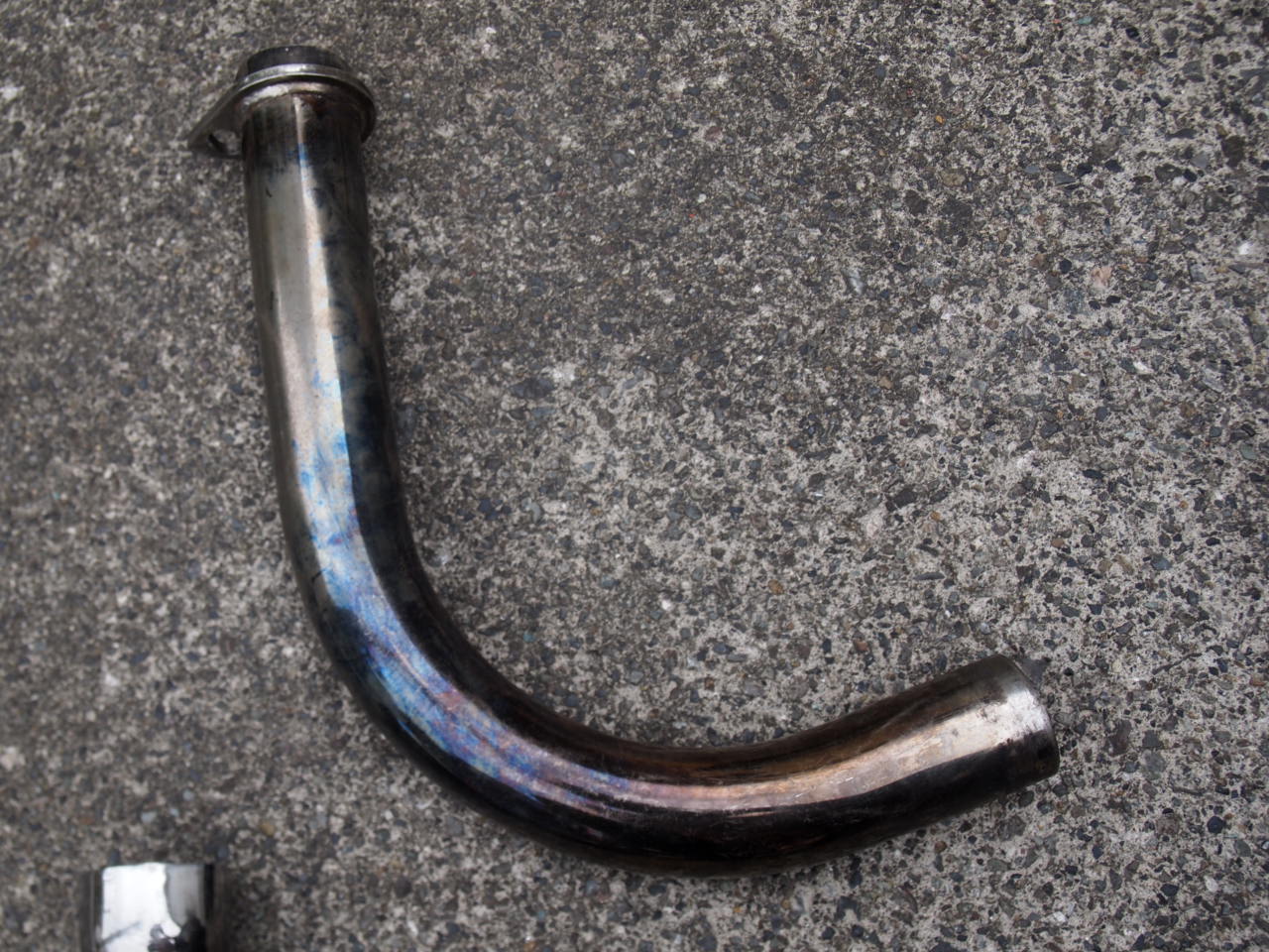 ショベルマフラー