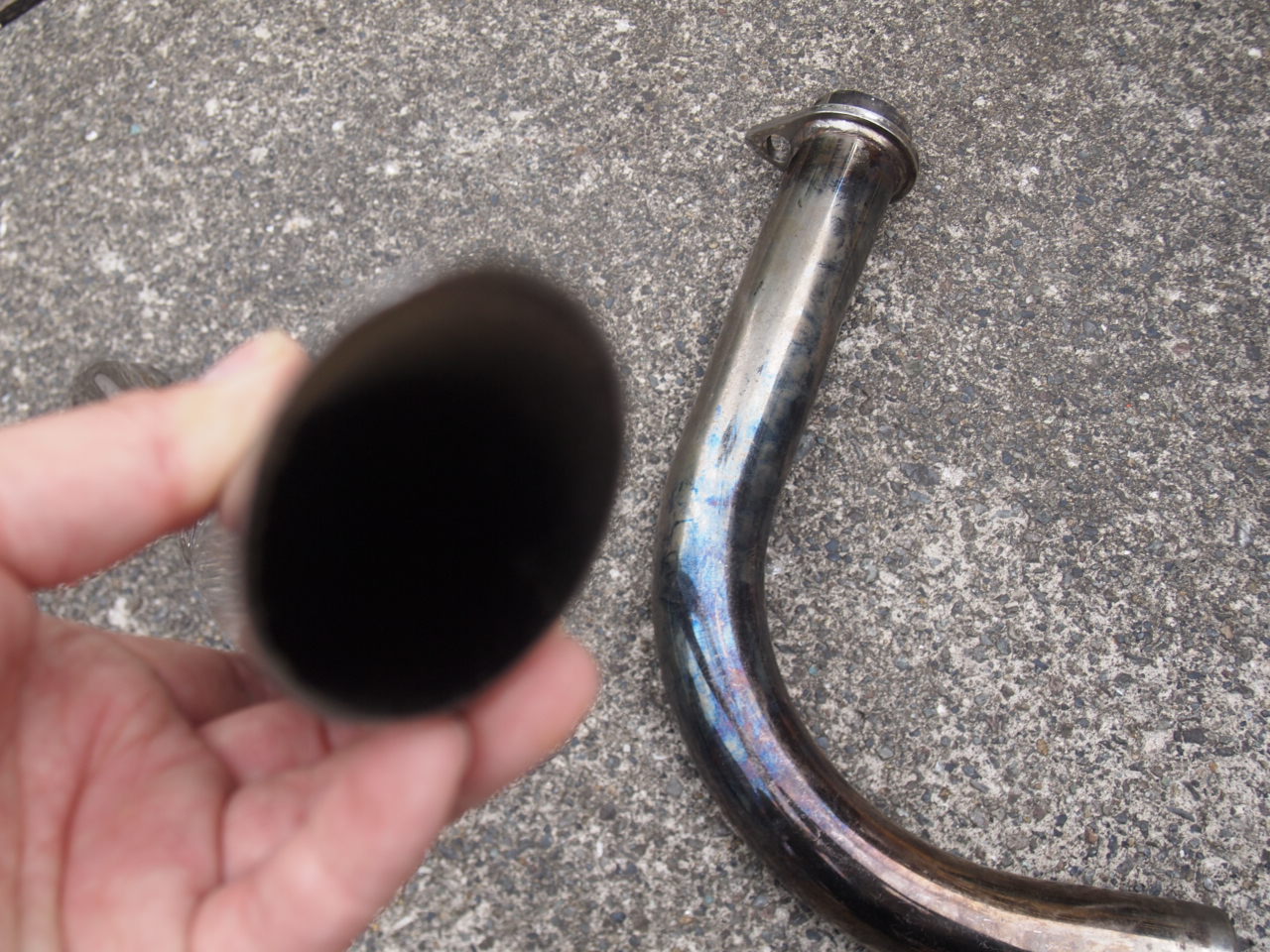 ショベルマフラー