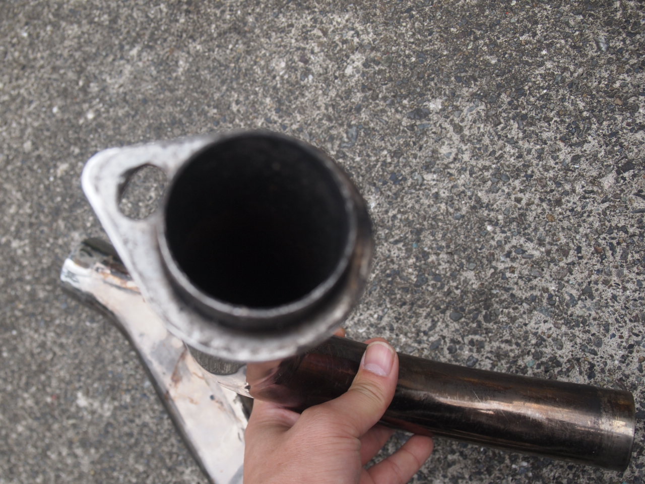 ショベルマフラー