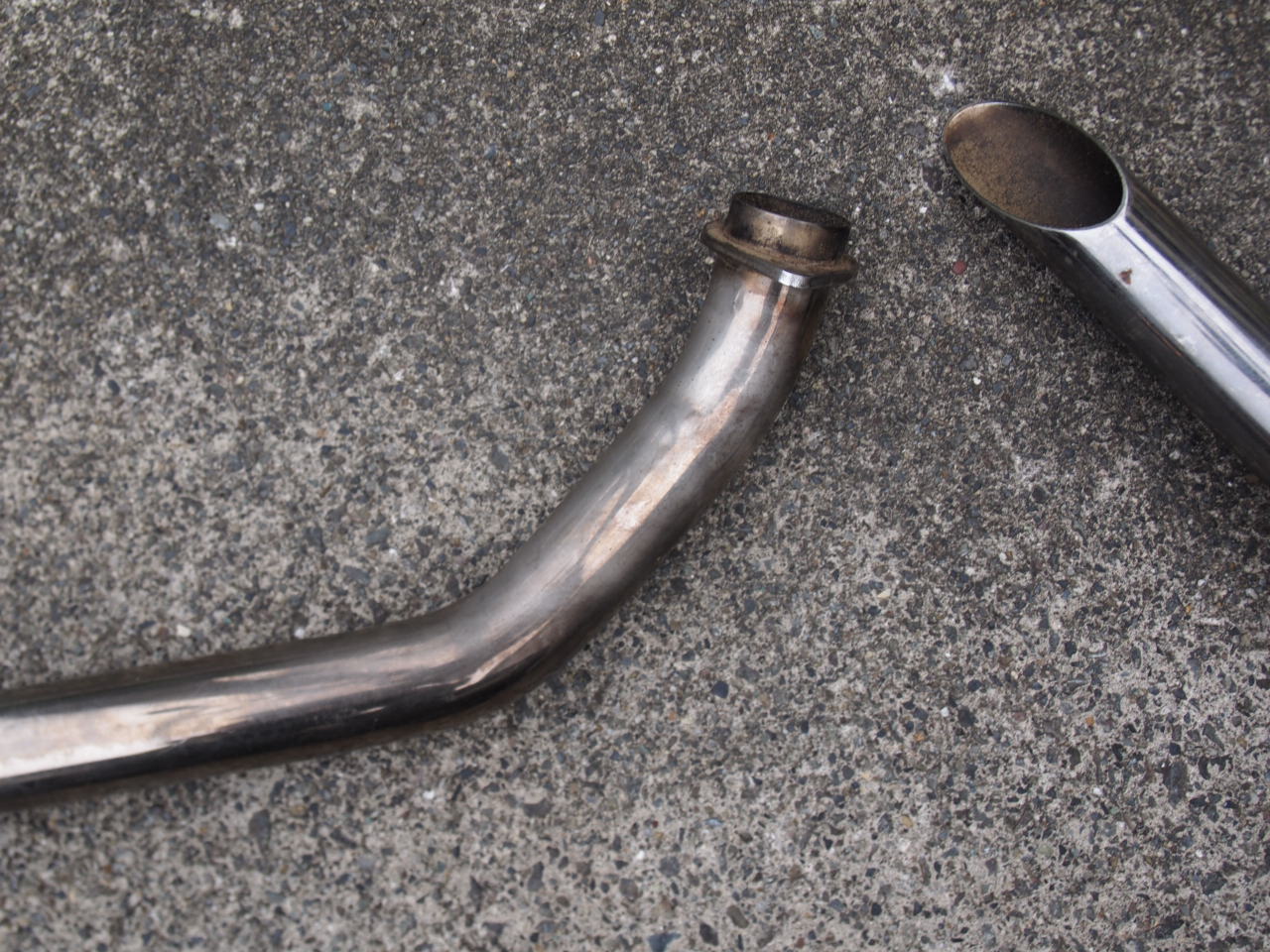 ショベルマフラー