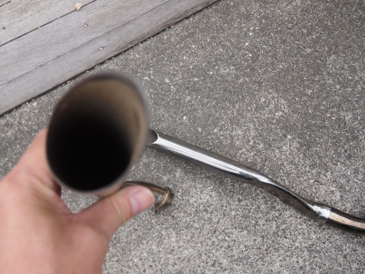 ショベルマフラー