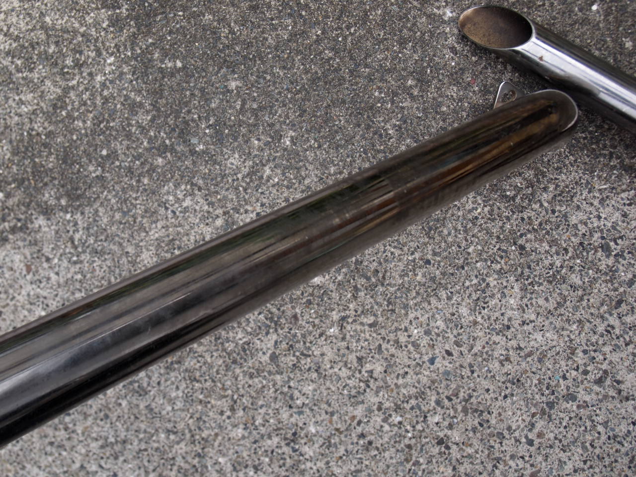 ショベルマフラー