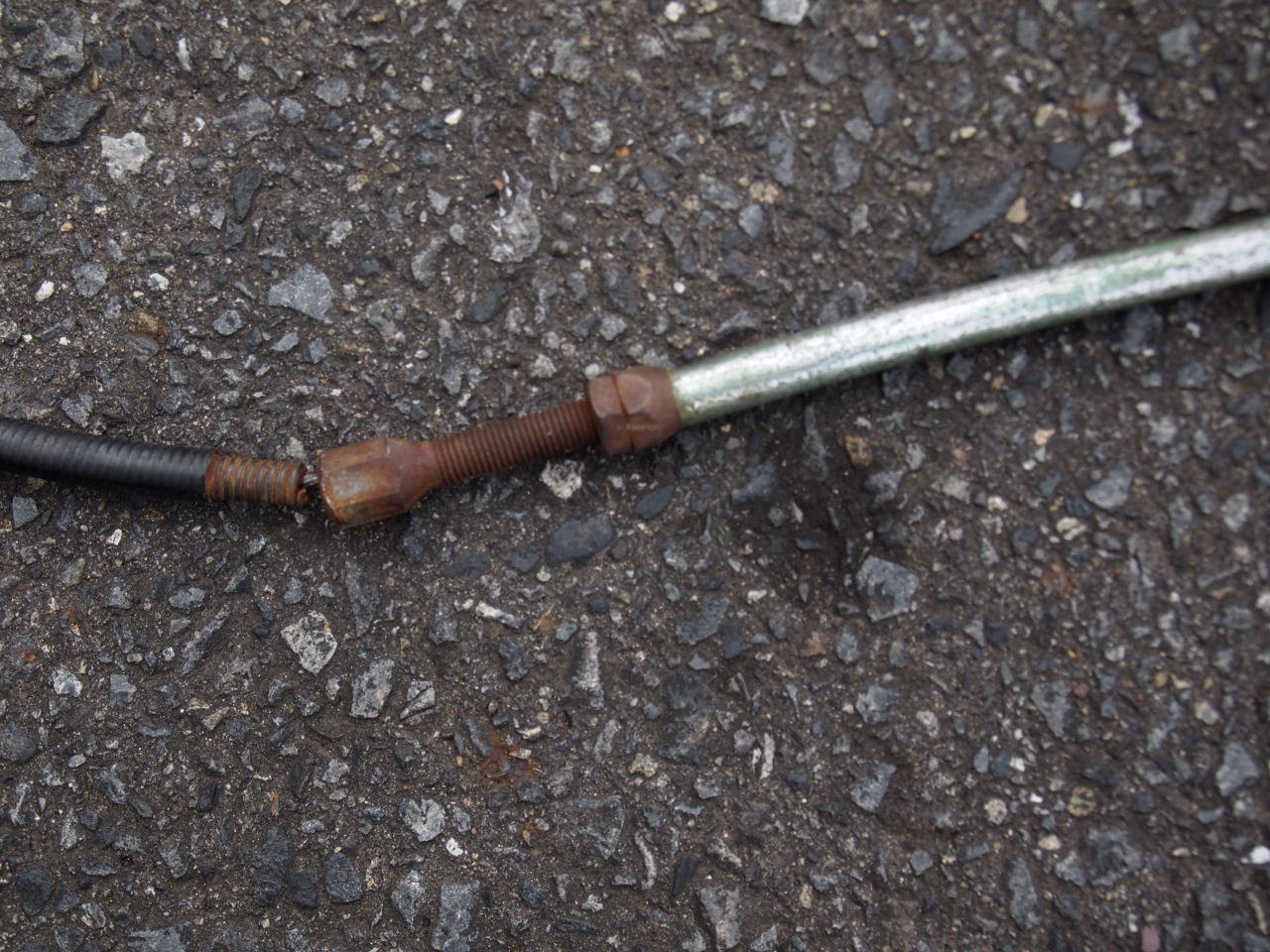 ブレーキレバー、ケーブル