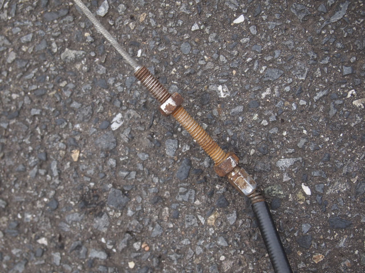 ブレーキレバー、ケーブル